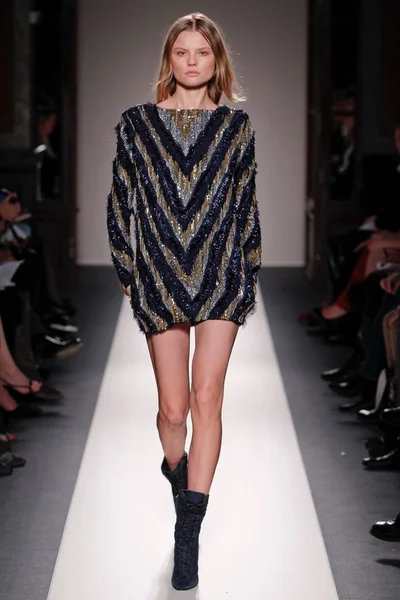 Look 17